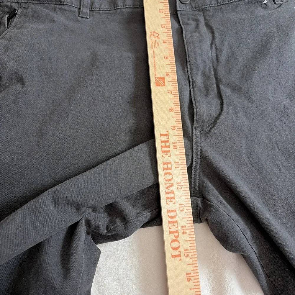 DockERS Men's Dark Gray Straight Fit Flat Front Khakis Chinos 46‎